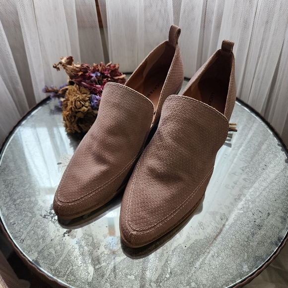 Lucky Brand Mahzan style Suede Flat size 7 - Picture 6 of 7